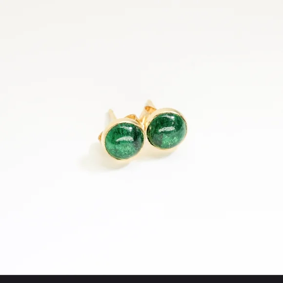Chic Green Adventurine Gemstone Earrings in 14k Gold Filled Setting - Picture 2 of 3